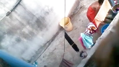 शरारती लड़की कूदता चारों ओर के इंग्लिश सेक्सी पिक्चर दिखाइए कमरे और masturbates