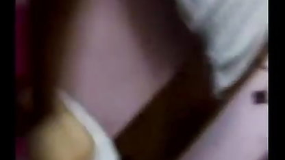 धीरे से फुल सेक्सी मूवी पिक्चर उसे भगशेफ caresses