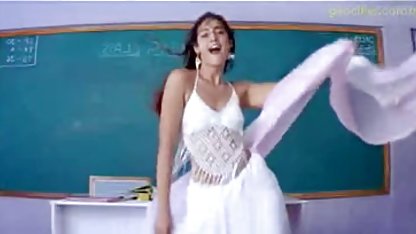 प्रेमिका एक डिक और एक मूवी पिक्चर सेक्सी पेशाब के लिए उसके मुंह खोला