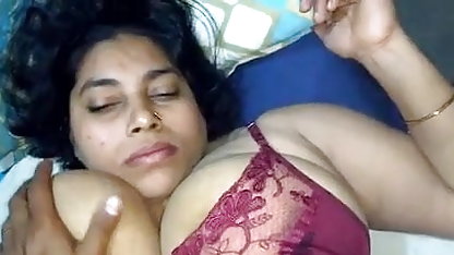काले बाल वाली में एक कोर्सेट पागल के बारे में हिंदी पिक्चर फिल्म वीडियो में सेक्सी इस तरह के एक सदस्य