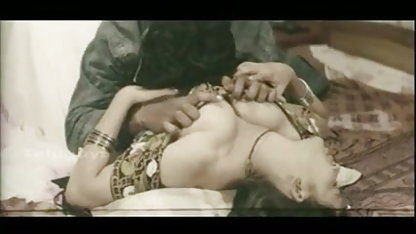 ब्लॉंडा दिया जाता है पूरी तरह से वीडियो हिंदी फिल्म सेक्सी