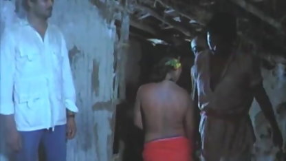 धीरे बॉलीवुड सेक्सी पिक्चर होठों caresses