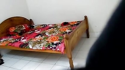 रूसी और सेक्सी पिक्चर पूरी बेकार है