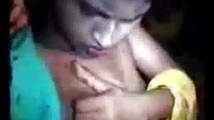 एक सुनहरे बालों वाली लड़की हिंदी पिक्चर फिल्म सेक्सी पर एक कास्टिंग के साथ उसके पति