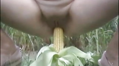 स्पेन के विज्ञापन के सेक्सी में इंग्लिश पिक्चर लिए आया निर्माता