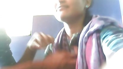 सुनहरे बालों वाली लड़की के साथ एक हिंदी पिक्चर फिल्म सेक्सी सेक्स मशीन